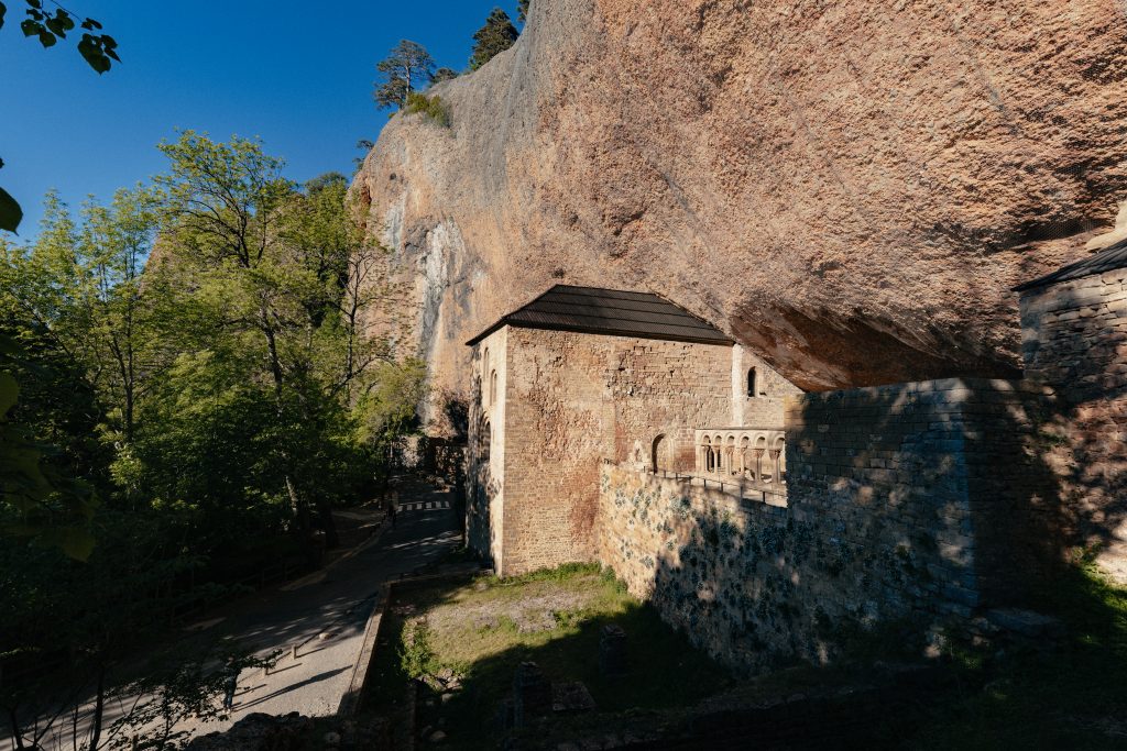 7-day itinerary exploring Huesca’s adventure destinations. the best experiences and places to visit in Huesca.