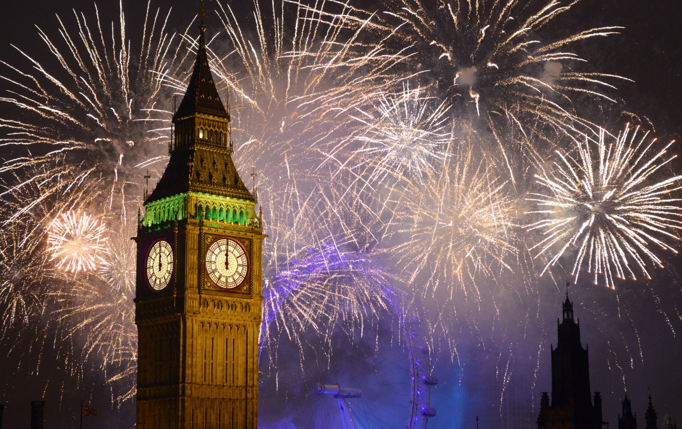 pectacular New Year’s Eve fireworks over the London Eye and Thames