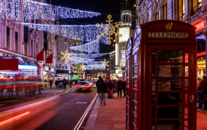 London Christmas Guide 2025 – Festive decorations, markets, ice rinks, and Christmas lights across London.