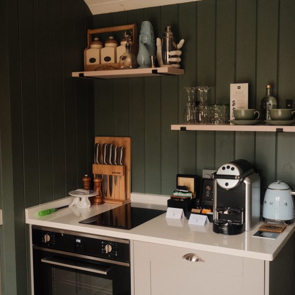 Lake Hut Primrose at Tewinbury Farm Stay