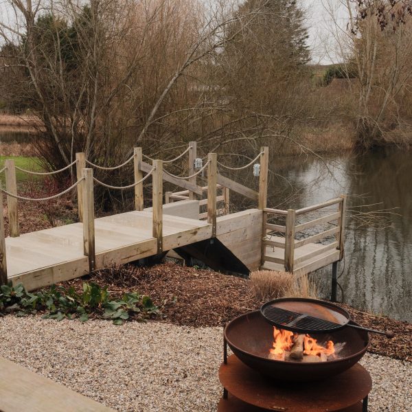 Lake Hut Primrose at Tewinbury Farm Stay